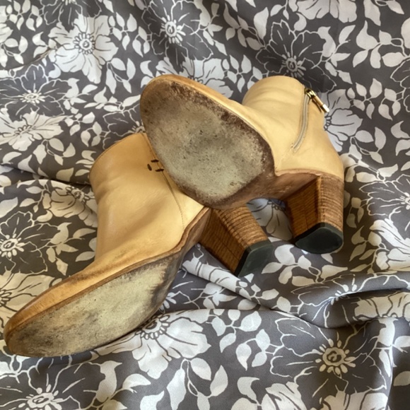 Alberto Fermani Cream Leather Heel Boot - Picture 6 of 9